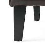 27 Fauteuil d'appoint à dossier haut avec dossier à oreilles et pieds en bouleau