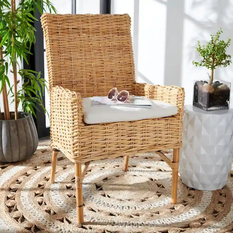 Fauteuil d'appoint côtier en rotin avec coussin – 18,5 l x 22,8 P x 38,2 H po – 19L x 23P x 38H